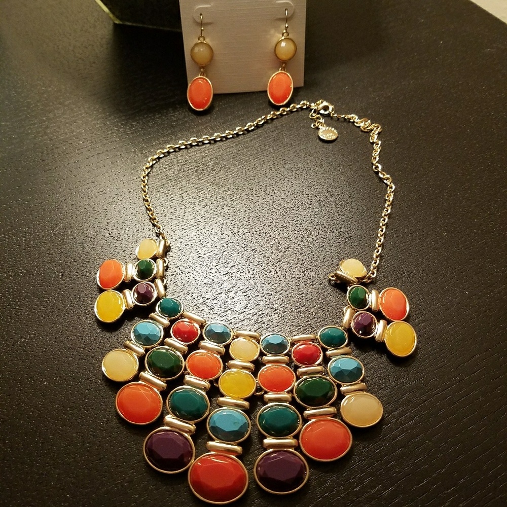 Liz Claiborne Statement Necklace & Earring Set​